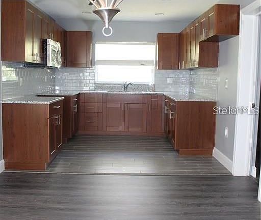 2nd image of 2125 Carlton Dr