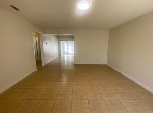 1064 Waters Ave APT 2, Pomona, CA 91766