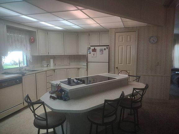 3rd image of 721 Lake Larch Dr #314