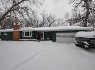5815 Magnolia Dr, Bismarck, ND 58503