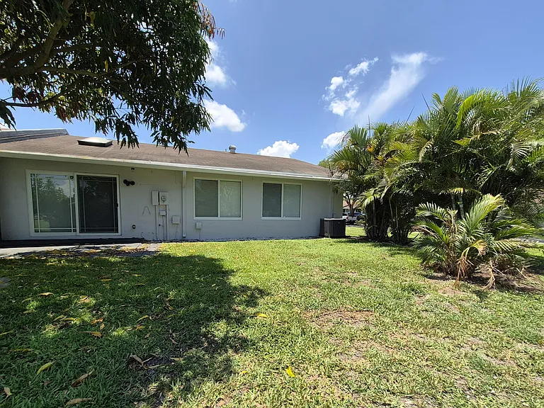 5510 Lakewood Cir S #C — Photo 32