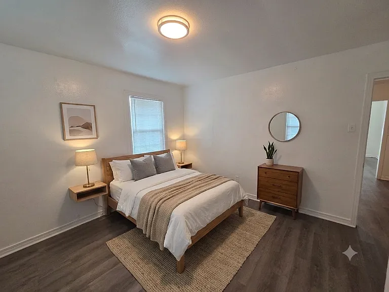 1007 Traffic St #1007 — Photo 6