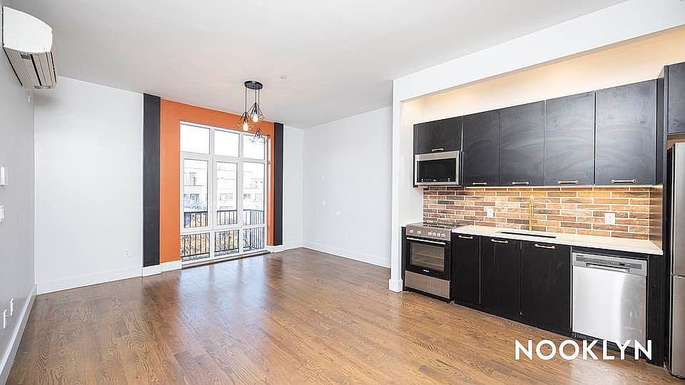 1st image of 101 Varet St #4A
