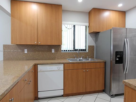 2nd image of 25040 SW 125th Ct #25040