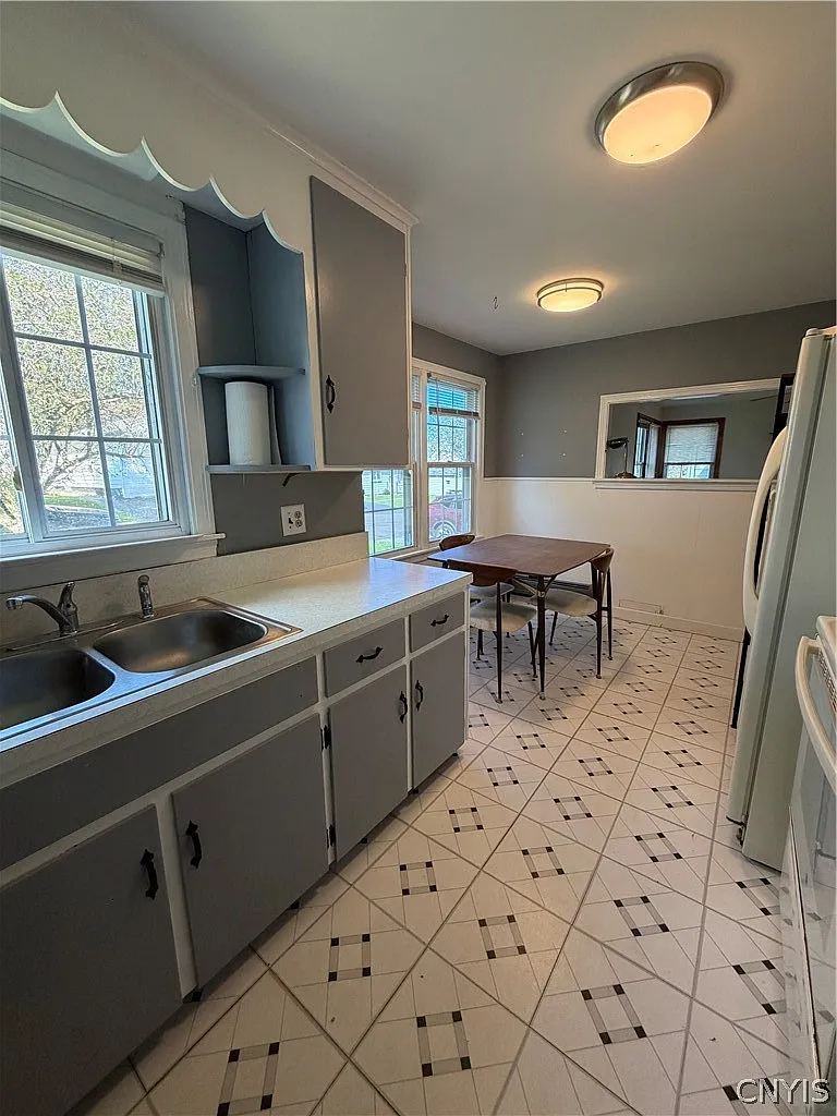 1 bed, 1.0 bath, 825 sqft, $1,200 — Photo 3