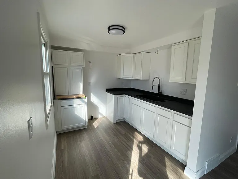1821 N Bond St — Photo 6