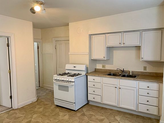 3rd image of 1512 N Jefferson St #1512L
