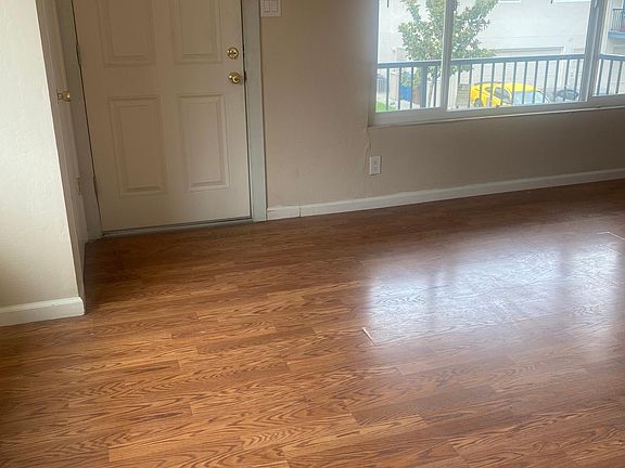 3rd image of 2304 Peppertree Way APT 4