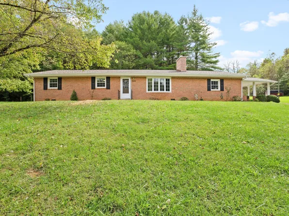 2560 Fishers View Rd, Shawsville, VA 24162