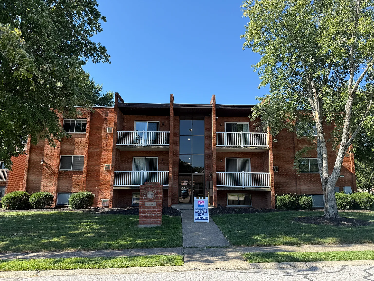 Woodhill Apartments — Photo 1