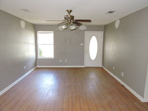 2nd image of 1203 Wolfe City Dr