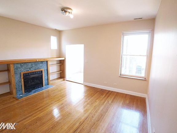 4th image of 1511 N Greenview Ave #3