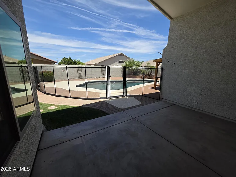 2442 E Nathan Way — Photo 40