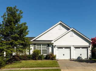 208 Oceanside Ln, Cary, NC 27519