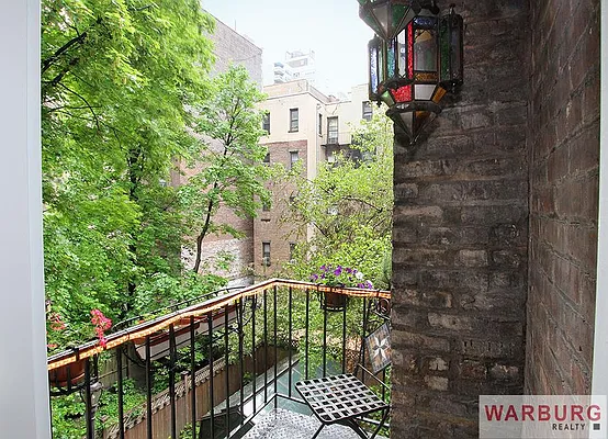 Sold by Warburg | media 19