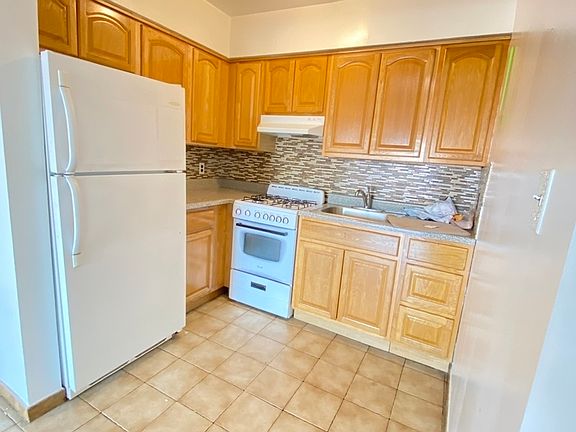 5th image of 19-62 77th St #2P