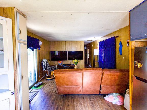 4th image of 21475 Poplar Avenue