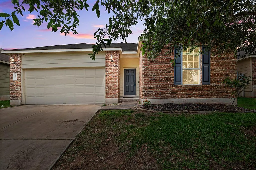 3 bed, 2.0 bath, 1412 sqft, $1,800 — Photo 1