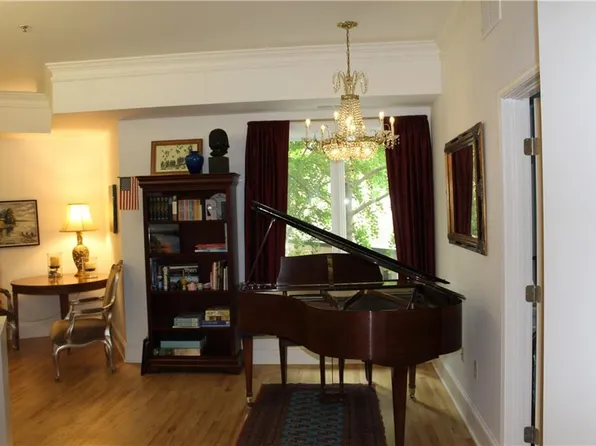 5401 Brookside Blvd APT 205, Kansas City, MO 64112