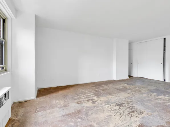 2928 West Fifth Street image 8 of 21