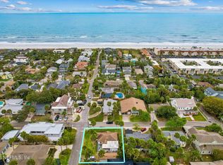1096 E Coast Dr, Atlantic Beach, FL 32233