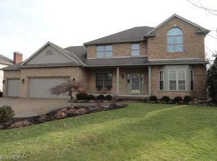 8392 Macthomas Ave NW, North Canton, OH 44720