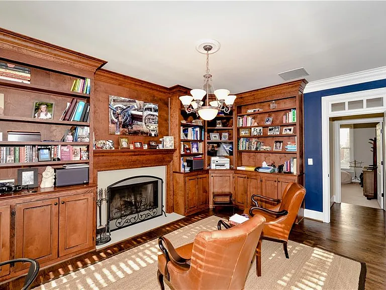 265 Windsor Gate Cv — Photo 8