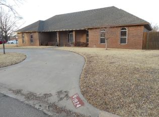 1924 Cedar Ave, Woodward, OK 73801