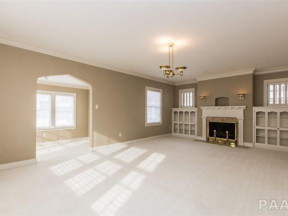 3rd image of 517 W Corrington Ave