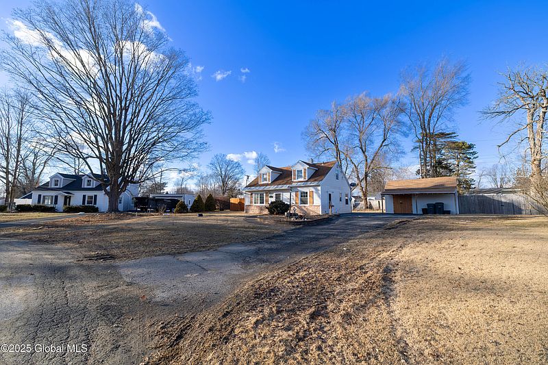 2nd image of 1030 Wayne Road