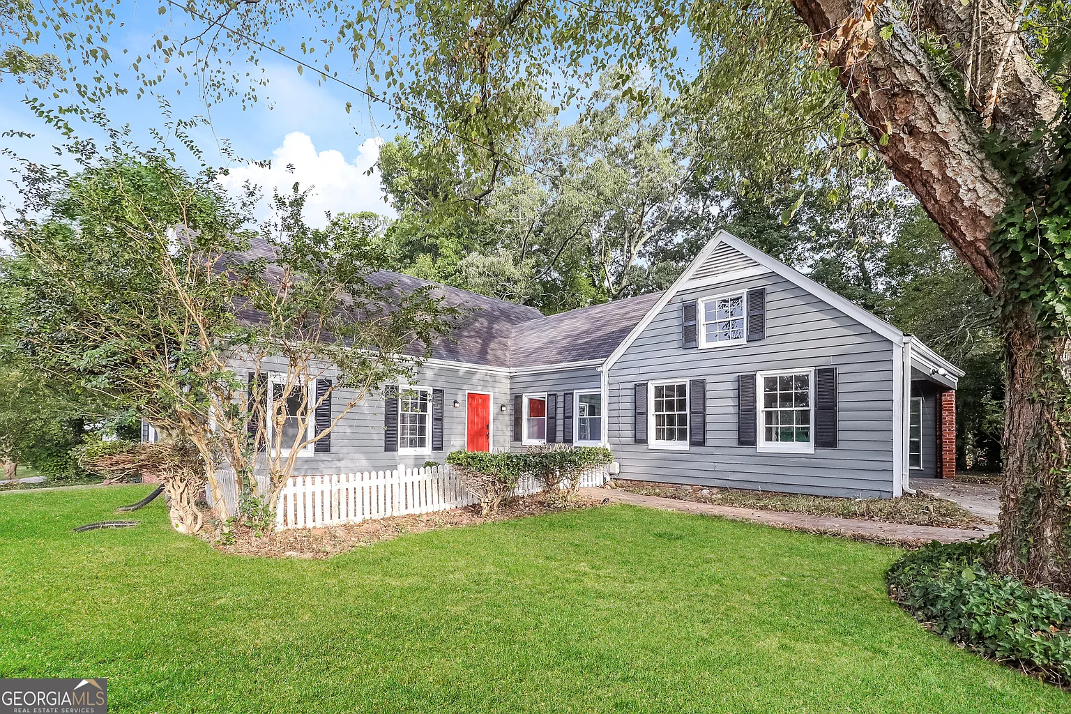 4336 Luxembourg Dr photo 1