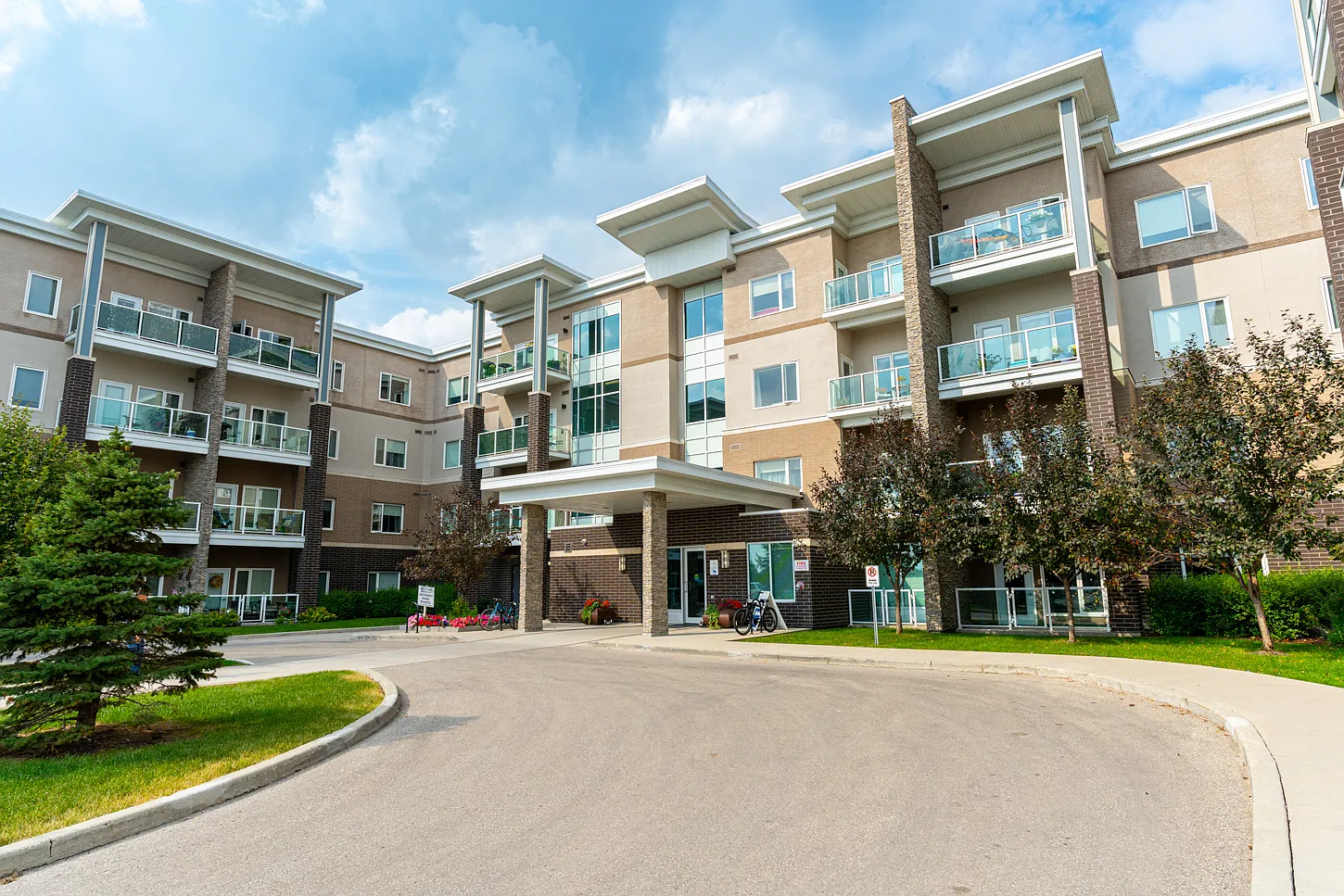 Lady Joyce Apartments — Photo 4