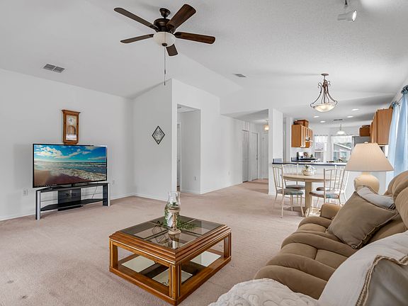 5th image of 408 Lake Suzanne Dr