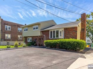 390 Jersey Ave, Fairview, NJ 07022