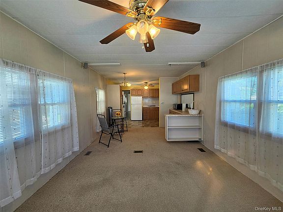 4th image of 1661 Old Country Rd #282