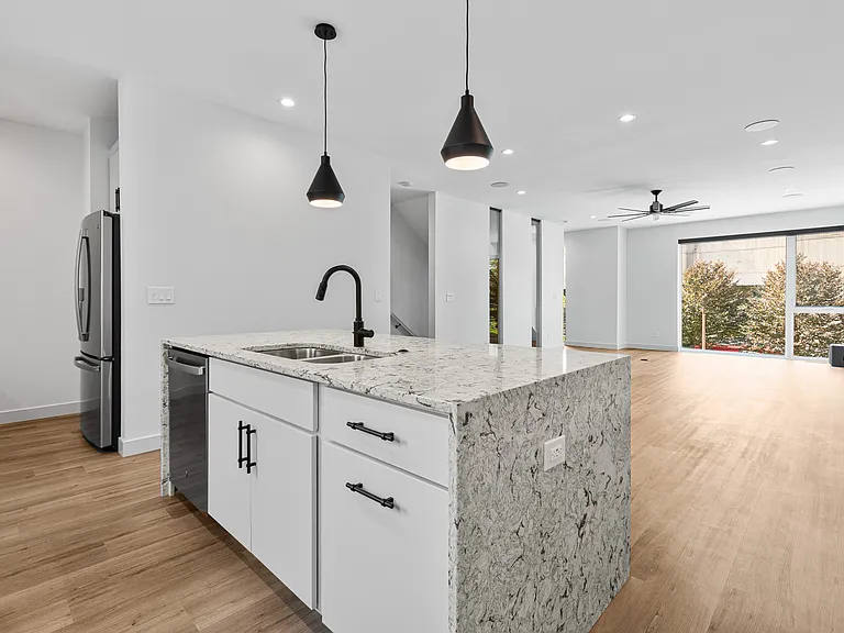 14 Lincoln Ave #4 — Photo 9