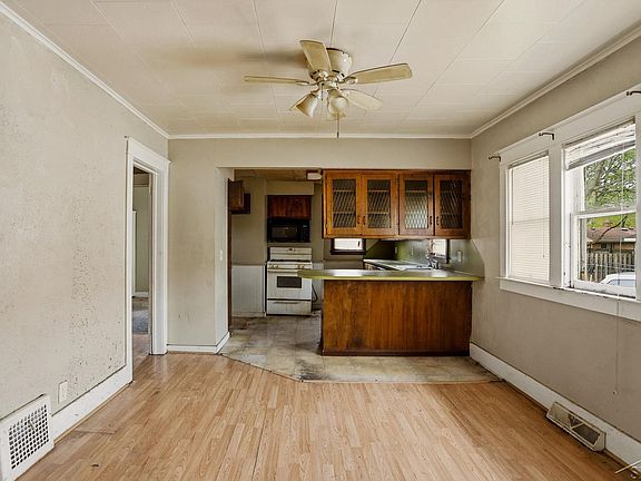 4th image of 1719 N Charles St