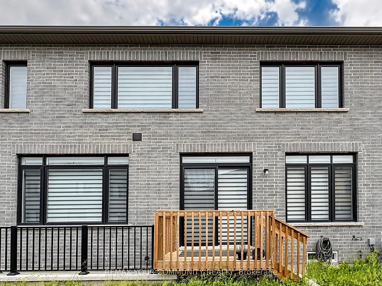 105 Halldorson Ave — Photo 44