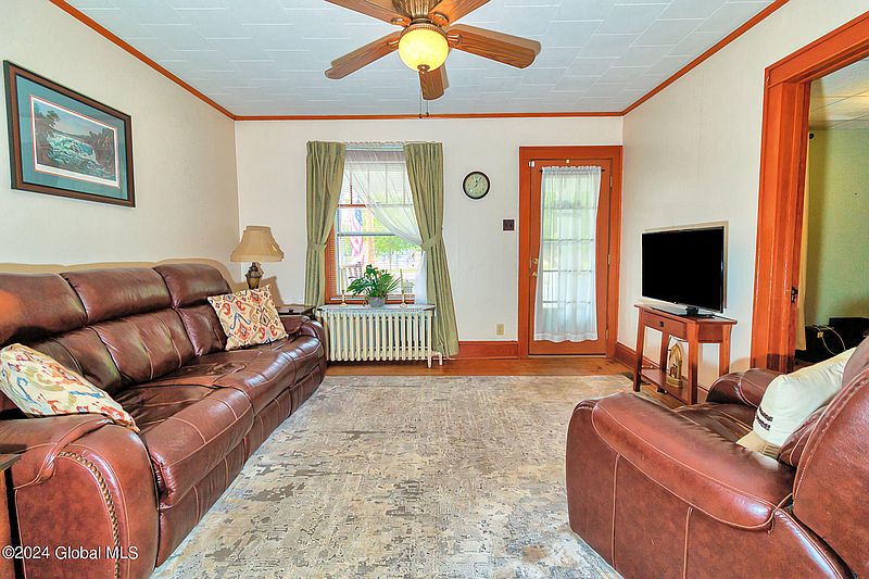 4th image of 27 James Street