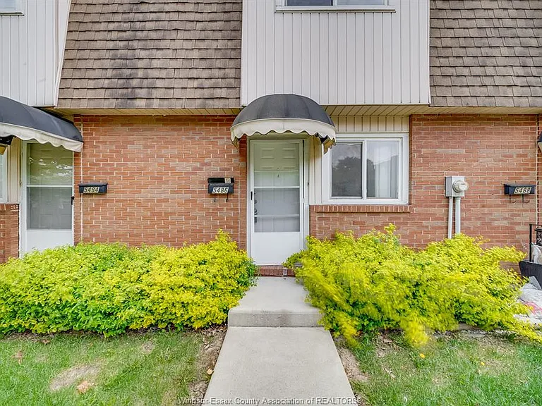 5486 Lassaline Ave — Photo 2