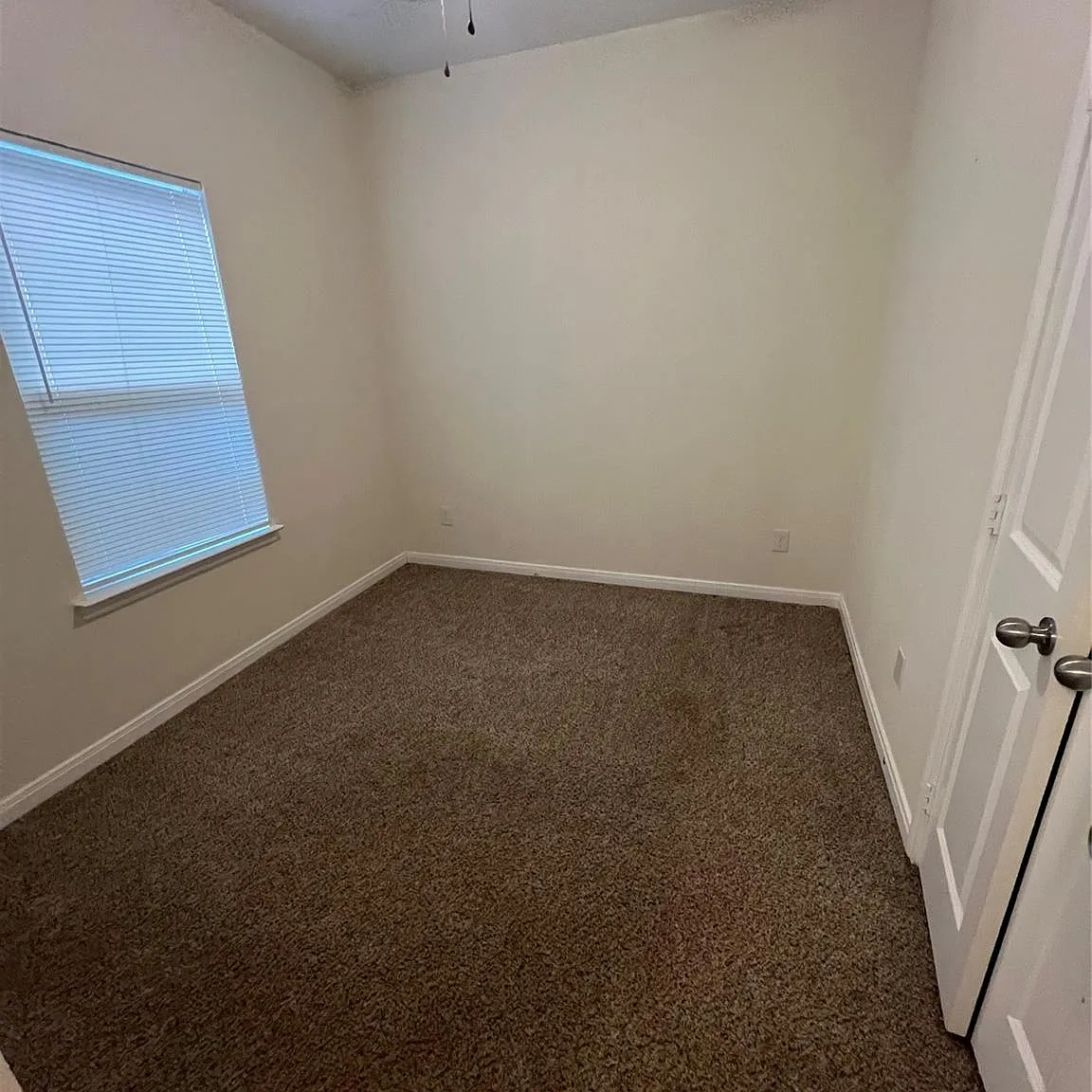 3 bed, 2.0 bath, 1084 sqft, $1,550 — Photo 3
