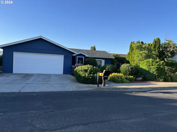2445 E 15th St, The Dalles, OR 97058
