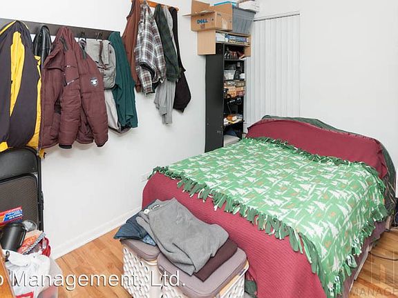3rd image of 900 W Gunnison St #105