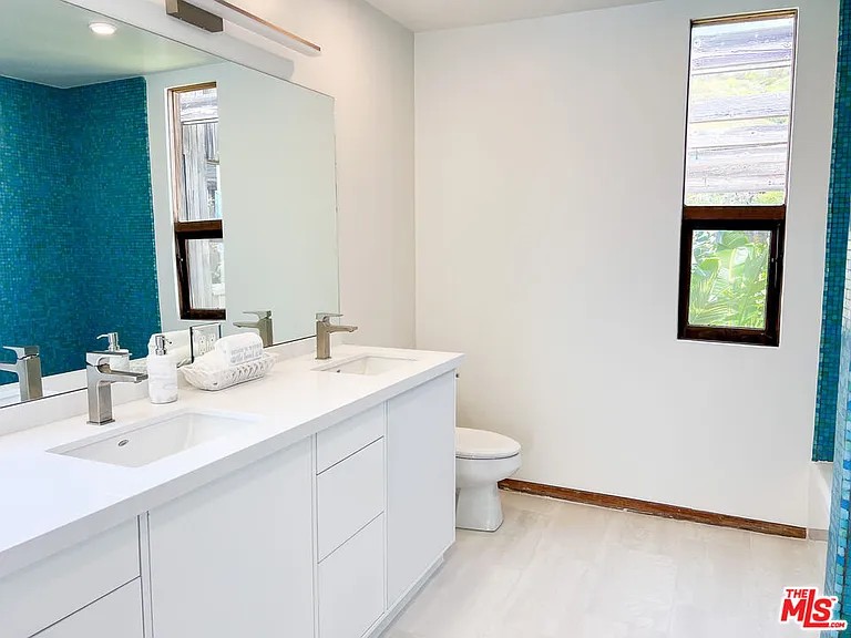 24150 Malibu Rd — Photo 26