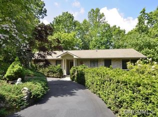 200 Trappers Trl, Hendersonville, NC 28739