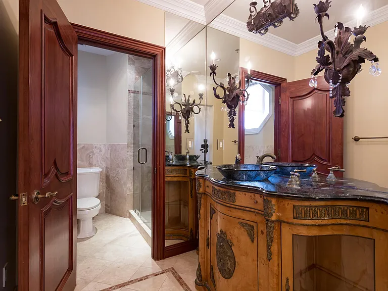 702 Ash St #1500 — Photo 20