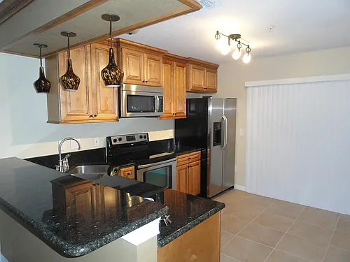100 Reserve 100 Cir #104 Photo 1