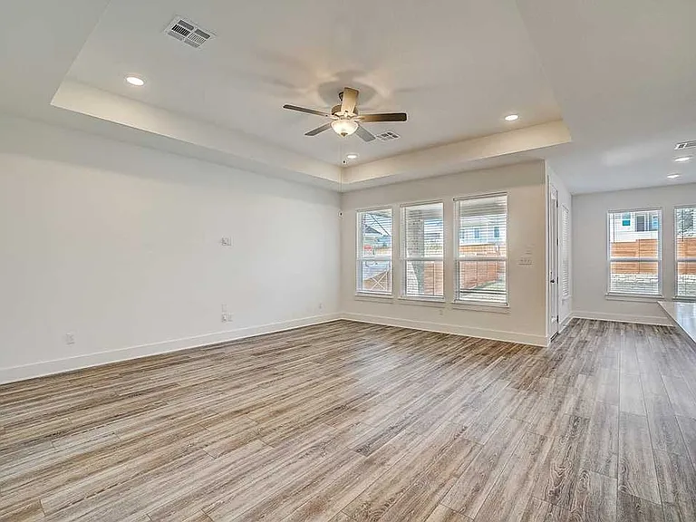 1845 Donetto Dr — Photo 9