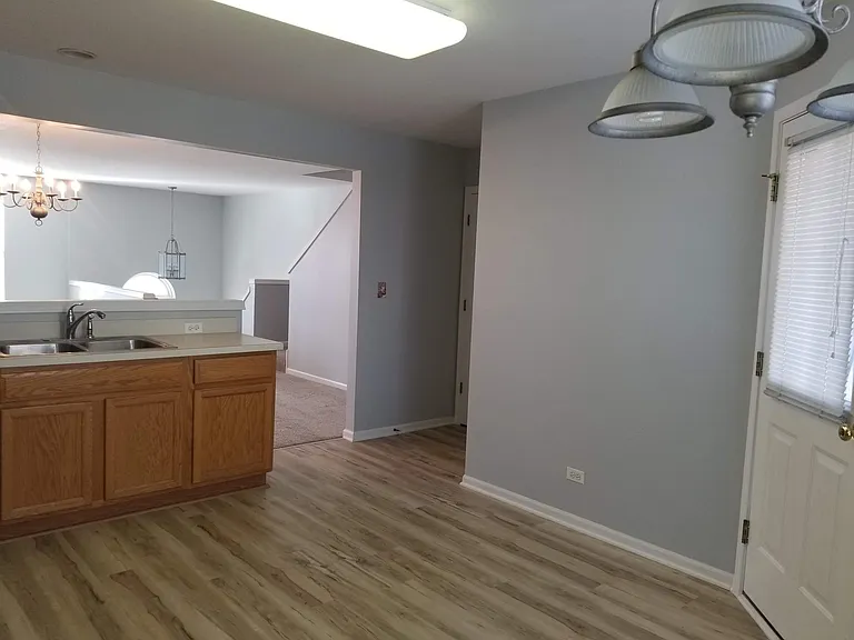 570 Conservatory Ln — Photo 12