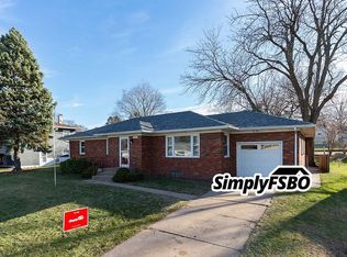 1611 Northlawn Rd, Davenport, IA 52804